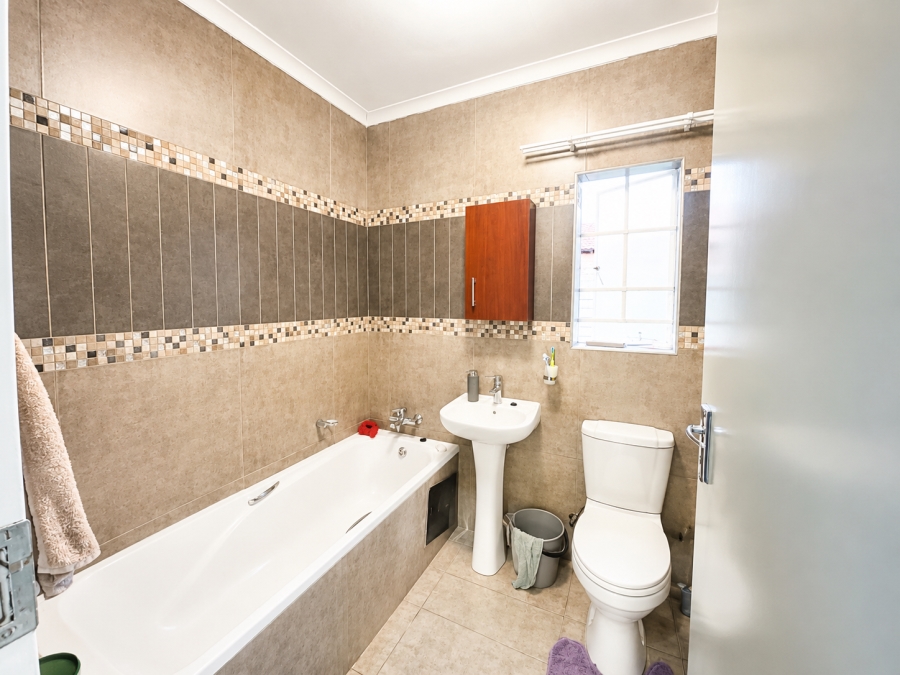 3 Bedroom Property for Sale in Waterval East North West